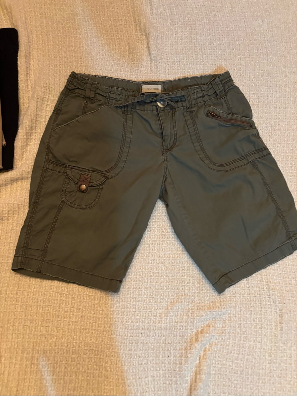 Maurices Women’s Cargo Shorts Size 3/4 Olive Green Utility Pockets